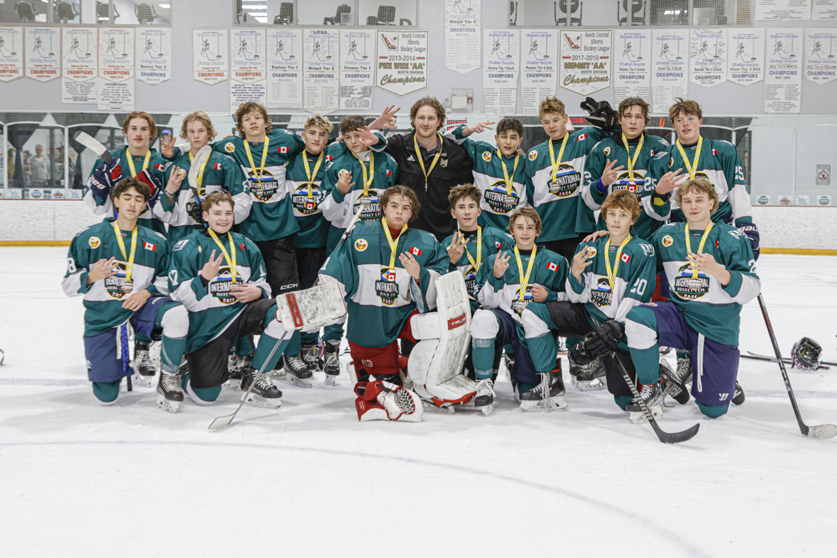 U18 Bronze medal team celebration